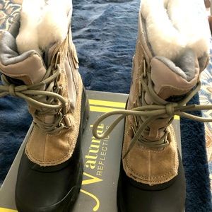 Women’s Natural Reflections 3 M Thinsulated Size 7 Boot